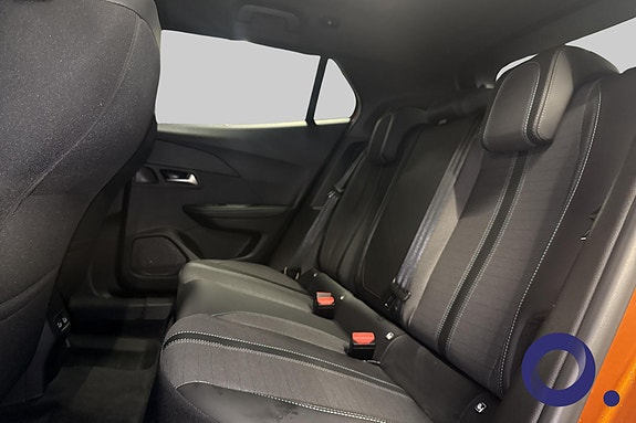 Peugeot e-2008 13 of 17