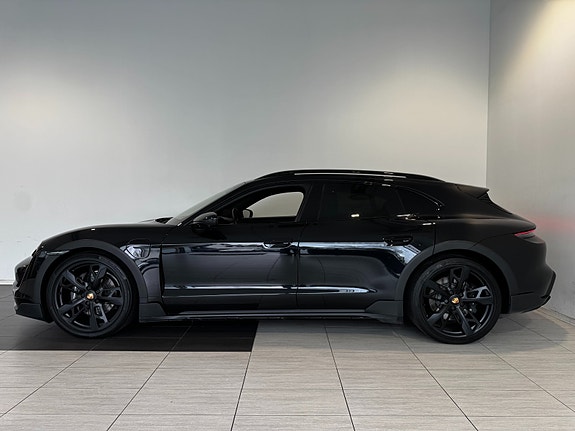 Porsche Taycan 4 3 of 5