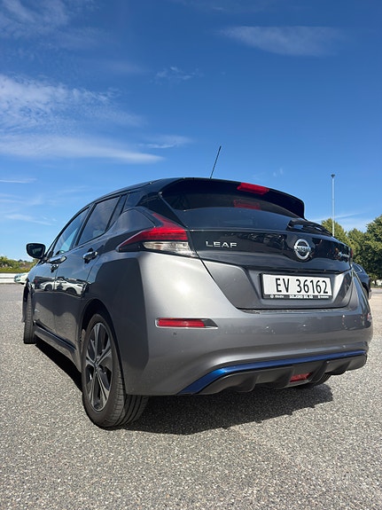 Nissan Leaf 3 of 5