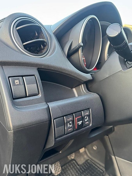 Mazda 5 9 of 12