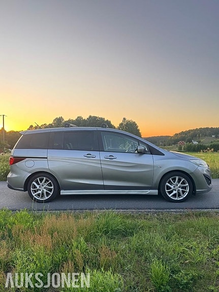 Mazda 5 4 of 5