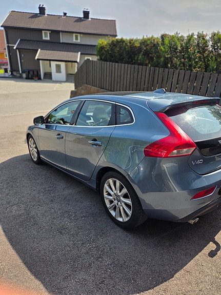 Volvo V40 8 of 13
