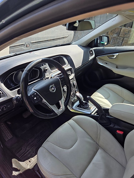 Volvo V40 5 of 13