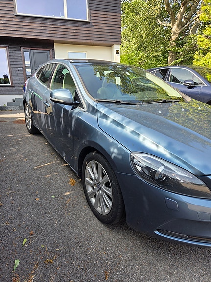 Volvo V40 3 of 13
