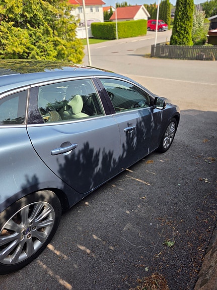 Volvo V40 4 of 13