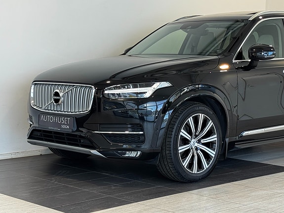 Volvo XC90 3 of 5