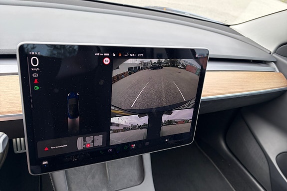 Tesla Model 3 17 of 18