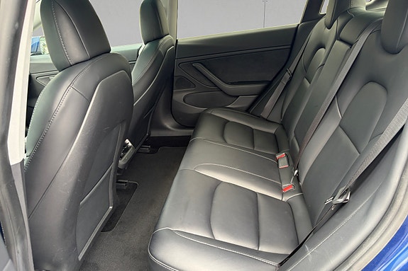 Tesla Model 3 16 of 18
