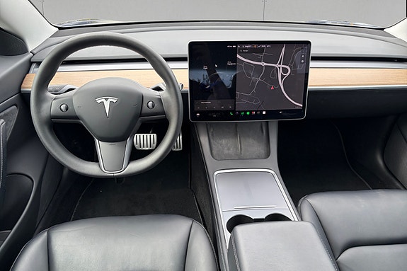 Tesla Model 3 13 of 18