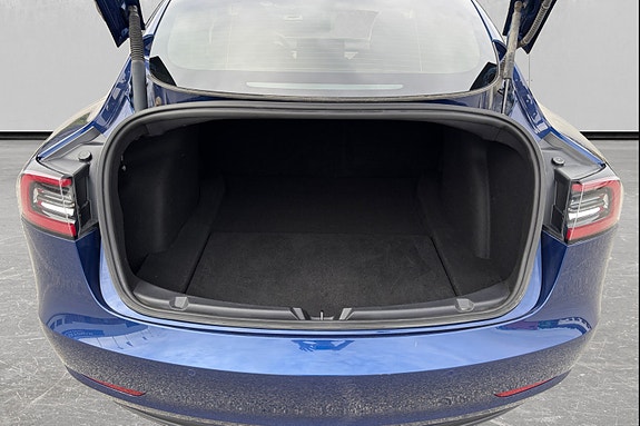 Tesla Model 3 11 of 18