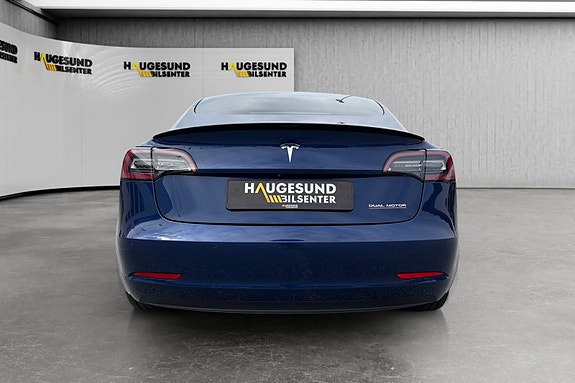 Tesla Model 3 8 of 18