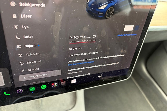 Tesla Model 3 18 of 18