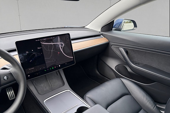 Tesla Model 3 15 of 18