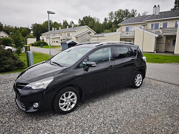 Toyota Verso 2 of 5