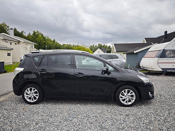 Toyota Verso 3 of 5