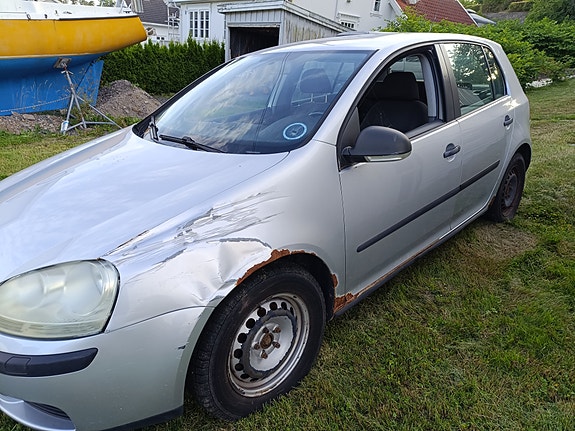 Volkswagen Golf V 4 of 5