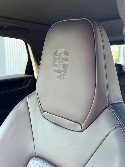 Porsche Cayenne 24 of 30