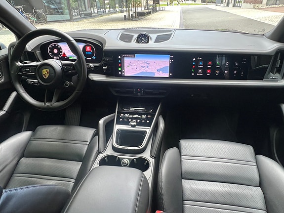 Porsche Cayenne 22 of 30