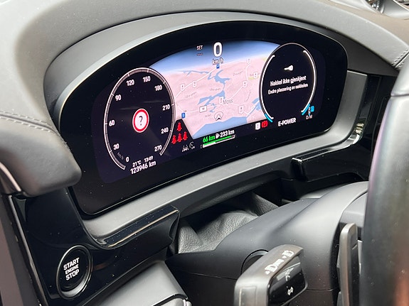 Porsche Cayenne 28 of 30