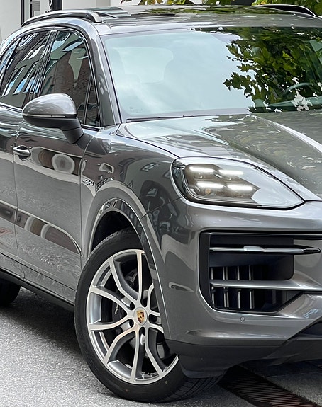 Porsche Cayenne 7 of 30