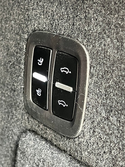 Porsche Cayenne 15 of 30