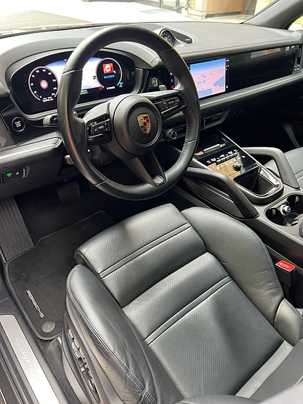 Porsche Cayenne 21 of 30