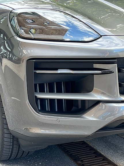 Porsche Cayenne 12 of 30