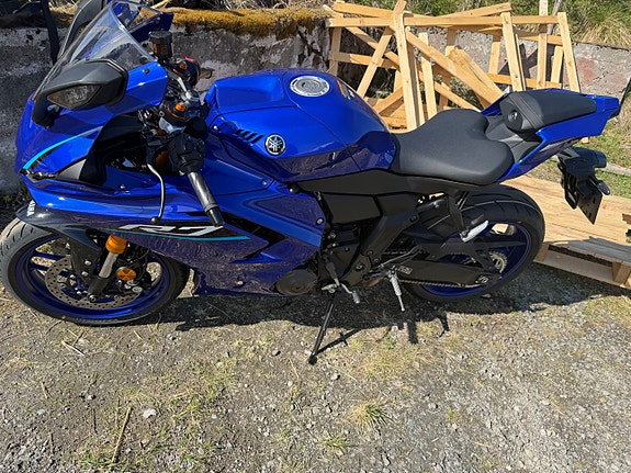 Yamaha R7 3 of 3