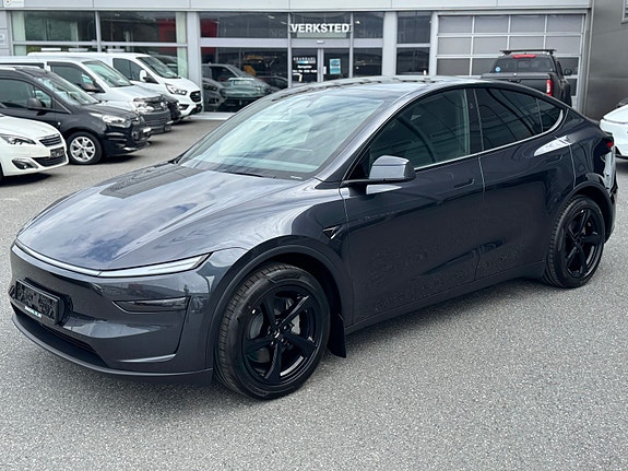 Tesla Model Y 2 of 5