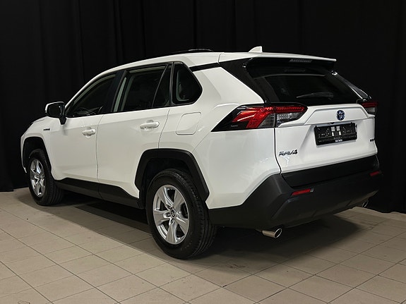 Toyota RAV4 5 of 5