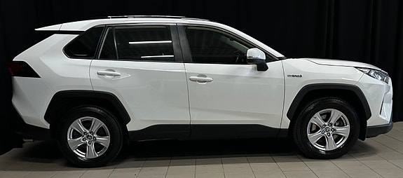Toyota RAV4 4 of 5