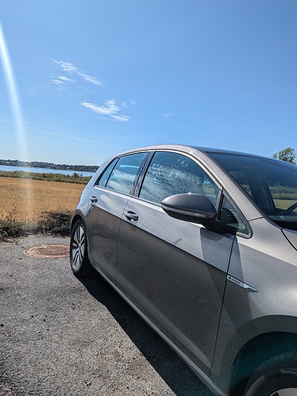 Volkswagen e-Golf VII 11 of 30