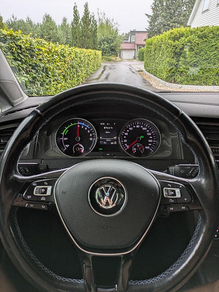 Volkswagen e-Golf VII 8 of 30