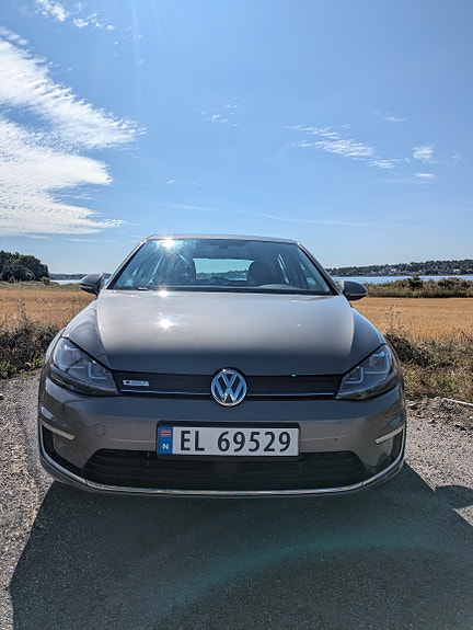 Volkswagen e-Golf VII 2 of 30