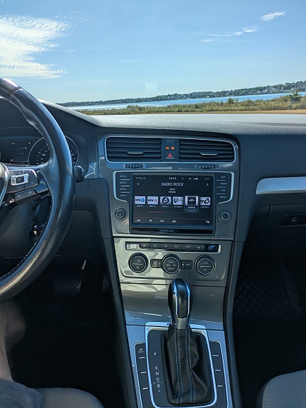 Volkswagen e-Golf VII 5 of 30