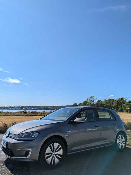 Volkswagen e-Golf VII 3 of 30