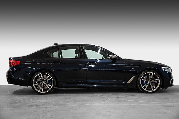 BMW M550i 6 of 30