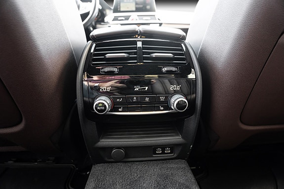 BMW M550i 29 of 30