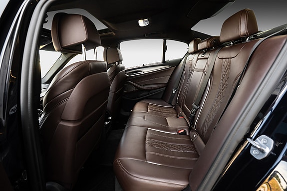 BMW M550i 28 of 30