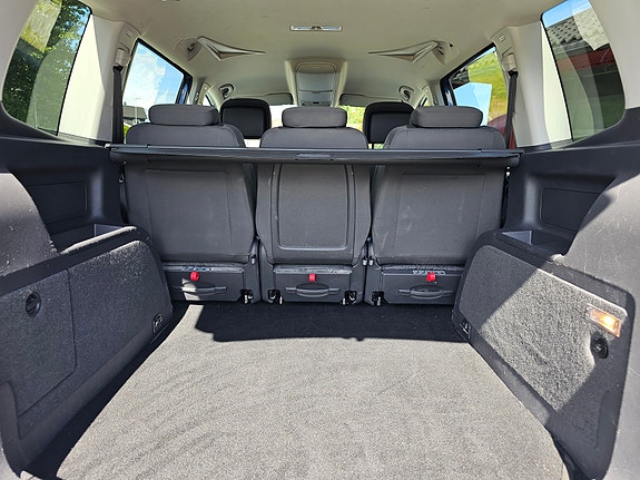 Volkswagen Touran 15 of 18
