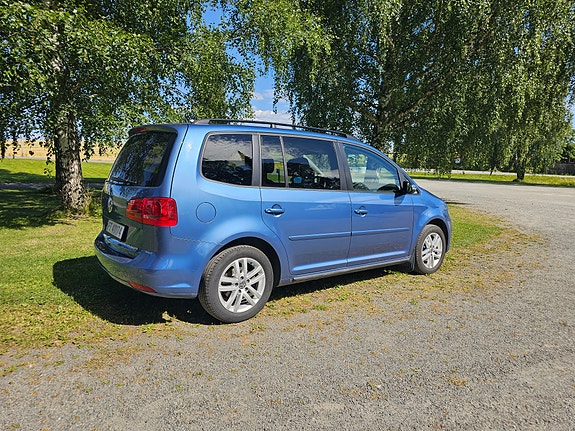 Volkswagen Touran 4 of 5