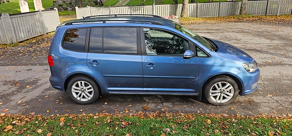Volkswagen Touran 2 of 18