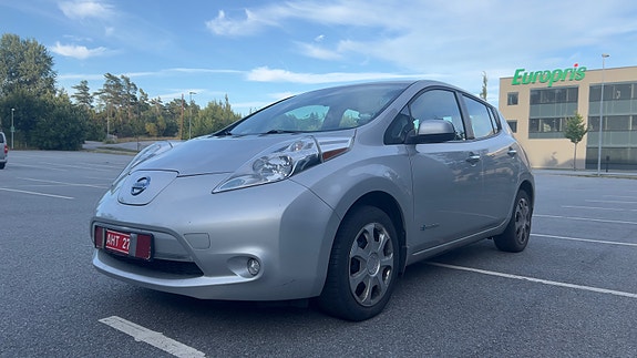 Nissan Leaf 3 of 5