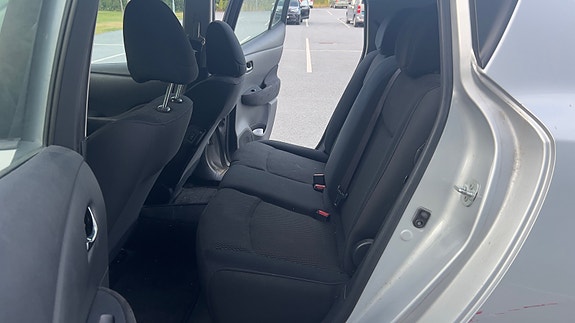 Nissan Leaf 14 of 15