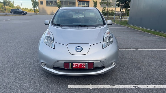 Nissan Leaf 2 of 5