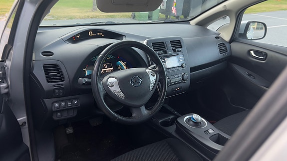Nissan Leaf 11 of 15