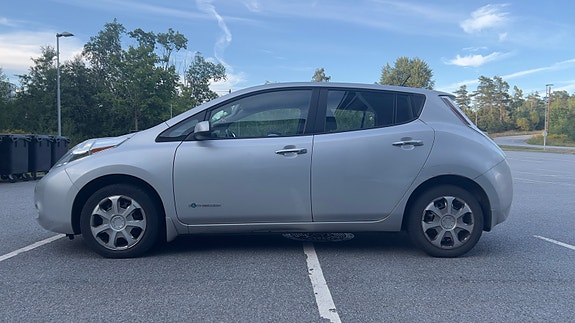 Nissan Leaf 4 of 5