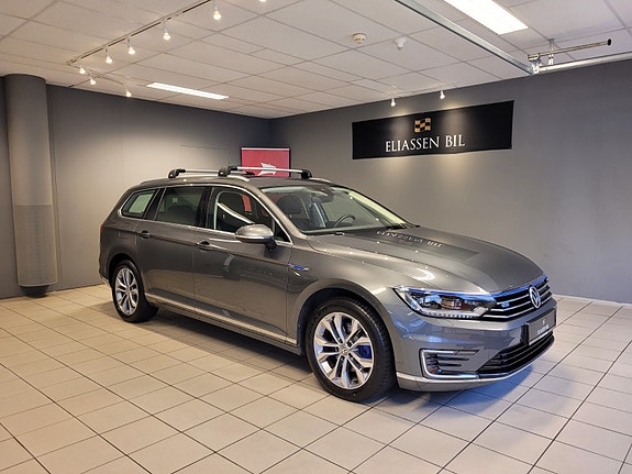Volkswagen Passat 3 of 5