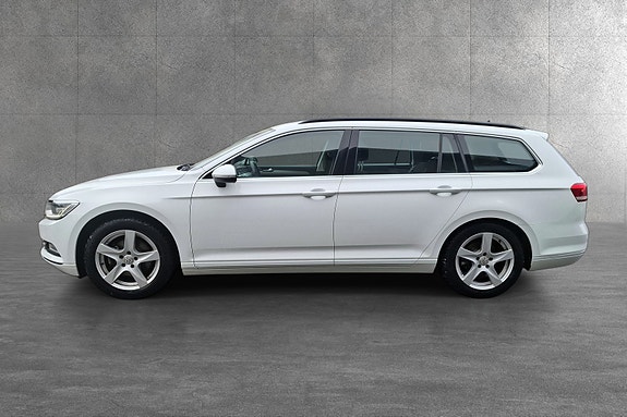 Volkswagen Passat 6 of 25