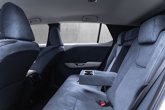 Lexus RZ450e 24 of 30